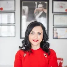 Op. Dr. Lale Çetin — Kadın Hastalıkları Ve Doğum, Samsun. Portre fotoğrafı.