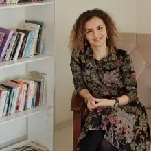 Dr. Psk. Dan. Gülden Gökçen — Psikolojik Danışma ve Rehberlik, Antalya. Portre fotoğrafı.