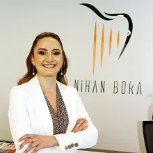 Dt. Nihan Güneş Bora — Diş Hekimi, İstanbul. Portre fotoğrafı.