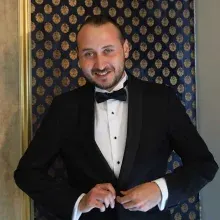 Dr. Dt. Hakan Külahcı — İstanbul. Portre fotoğrafı.