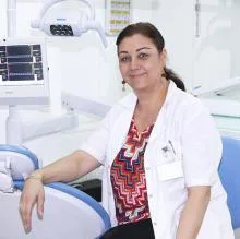 Dt. Billur Bahçevan — Diş Hekimi, İstanbul. Portre fotoğrafı.
