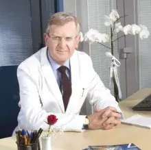 Prof. Dr. Sabri Kemahlı. Portre fotoğrafı.