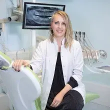 Dr. Dt. Özge Batmaz — Ankara. Portre fotoğrafı.