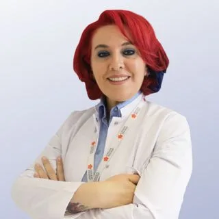 Uzm. Dr. Esra Çetinkaya — Çocuk Sağlığı Ve Hastalıkları, Ümraniye, İstanbul. Portre fotoğrafı.