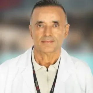Op. Dr. Mustafa Balık — Kadın Hastalıkları Ve Doğum, Küçükçekmece, İstanbul. Portre fotoğrafı.