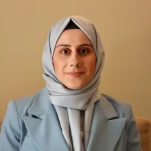 Kl. Psk. Dr. Gülşen Karaman — Psikoloji. Portre fotoğrafı.