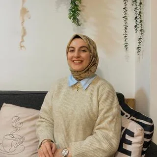 Psk. Melisa Sağbaş — Psikoloji. Portre fotoğrafı.