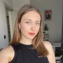 Dyt. Esma Vatansever — Diyetisyen. Portre fotoğrafı.