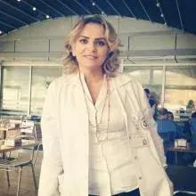 Op. Dr. Ayşe Kara — Kadın Hastalıkları Ve Doğum, İstanbul. Portre fotoğrafı.
