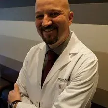 Prof. Dr. Özgür Öztürk — Psikiyatri, İstanbul. Portre fotoğrafı.