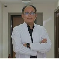 Dr. Öğr. Üyesi Habib Erensoy — Psikiyatri, Beşiktaş, İstanbul. Portre fotoğrafı.