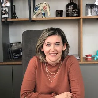 Dr. Dt. Nezate Dadakoğlu — Ankara. Portre fotoğrafı.