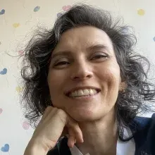 Uzm. Dr. Sabahat Karakaşlılar — Çocuk Sağlığı Ve Hastalıkları, Bursa. Portre fotoğrafı.