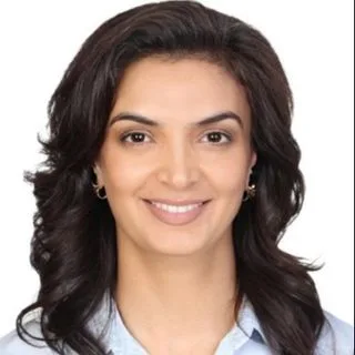 Doç. Dr. Ayşe Şenay Şaşihüseyinoğlu — Bursa. Portre fotoğrafı.