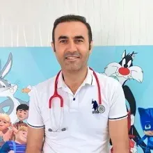 Uzm. Dr. Ali Osman Köksal — Çocuk Sağlığı Ve Hastalıkları, Ankara. Portre fotoğrafı.