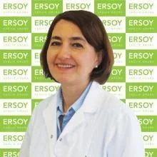 Uzm. Dr. Neşe Savaş — Çocuk Sağlığı Ve Hastalıkları, İstanbul. Portre fotoğrafı.