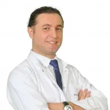Doç. Dr. Cihan Kaya — Kadın Hastalıkları Ve Doğum, Bakırköy, İstanbul. Portre fotoğrafı.