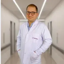 Uzm. Dr. Ömer Dikici — Fiziksel Tıp Ve Rehabilitasyon, Aliağa, İzmir. Portre fotoğrafı.