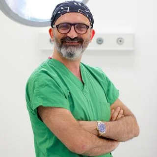 Prof. Dr. Oğuzhan Karatepe — Genel Cerrahi, İstanbul. Portre fotoğrafı.