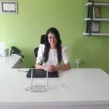Dyt. Elifnur Tekkeşin — Diyetisyen. Portre fotoğrafı.