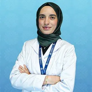 Op. Dr. Ümmügülsüm Koç — Kadın Hastalıkları Ve Doğum, İstanbul. Portre fotoğrafı.