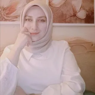Psk. Ayşe Hatipoğlu — Psikoloji, Bursa. Portre fotoğrafı.