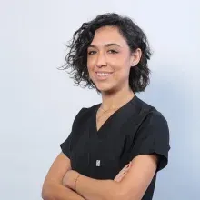 Dt. Gonca Taşpınar — Diş Hekimi, Ankara. Portre fotoğrafı.