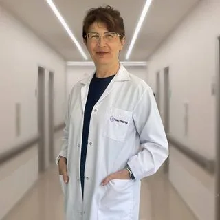 Op. Dr. Nurhayat Kocabaş — Göz Hastalıkları, Balçova, İzmir. Portre fotoğrafı.