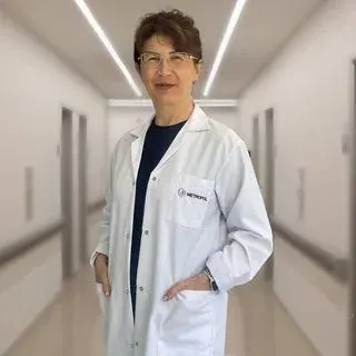 Op. Dr. Nurhayat Kocabaş — Göz Hastalıkları, Balçova, İzmir. Portre fotoğrafı.