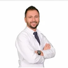 Op. Dr. Salih Yılmaz — Kadın Hastalıkları Ve Doğum, İstanbul. Portre fotoğrafı.