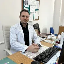 Op. Dr. Fatih Kurnaz — Kadın Hastalıkları Ve Doğum, Manisa. Portre fotoğrafı.