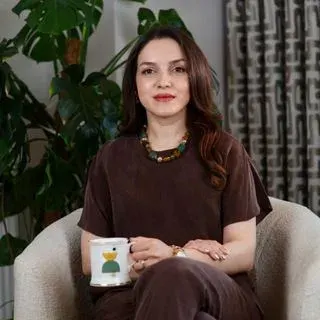 Kl. Psk. Elif Özbay — Psikoloji, İzmir. Portre fotoğrafı.
