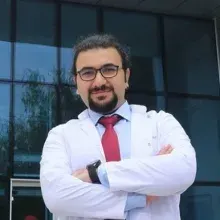 Dt. Taha Furkan Başaran — Diş Hekimi, İstanbul. Portre fotoğrafı.