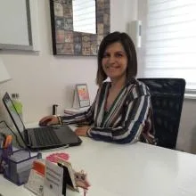 Uzm. Dr. Rabia Yalçın — Radyoloji, Ankara. Portre fotoğrafı.