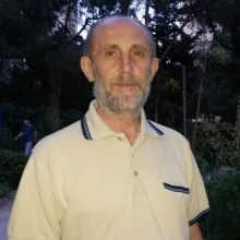 Uzm. Dr. Talat Kahraman — Psikiyatri, İstanbul. Portre fotoğrafı.