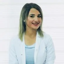 Dyt. Zeynep Sarı — Diyetisyen, Ankara. Portre fotoğrafı.
