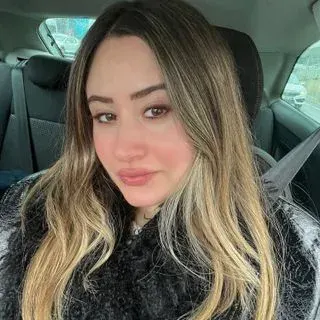 Psk. Perin Erdinç — Psikoloji. Portre fotoğrafı.