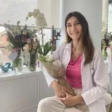 Fzt. İlkenur Sarı — Fizyoterapi Ve Rehabilitasyon, İzmit, Kocaeli. Portre fotoğrafı.
