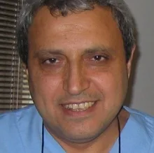 Dr. Dt. Serdar Gözler — Protetik Diş Tedavisi, İstanbul. Portre fotoğrafı.