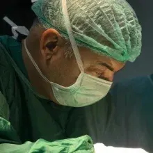 Prof. Dr. Ali İbrahim Sevinç — Genel Cerrahi, İzmir. Portre fotoğrafı.