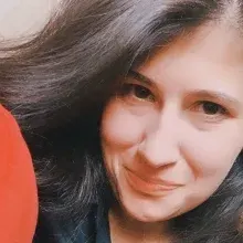 Uzm. Dyt. Merve Gülünay — Diyetisyen, Şişli, İstanbul. Portre fotoğrafı.