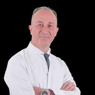 Prof. Dr. Adnan Gücük — Üroloji, Bolu. Portre fotoğrafı.