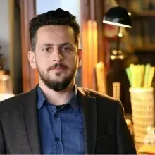 Uzm. Psk. Ahmet Işın — Psikoloji, İstanbul. Portre fotoğrafı.