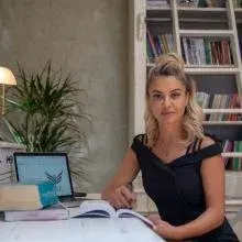 Emel Çetin Yalçın — Aile Danışmanlığı, Ankara. Portre fotoğrafı.