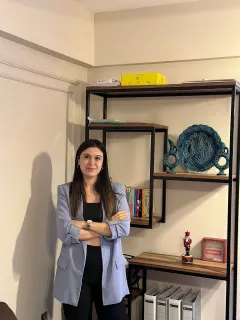 Psk. Özge Özkalay profilinde yer alan galeri fotoğrafı.