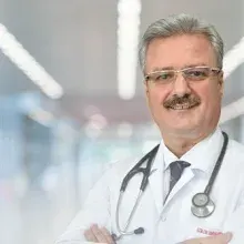 Uzm. Dr. İbrahim Doğru — Kardiyoloji, Seyhan, Adana. Portre fotoğrafı.