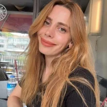 Dyt. Hülya Borak — Diyetisyen, İstanbul. Portre fotoğrafı.