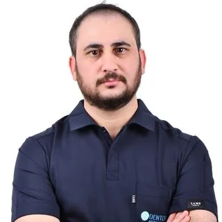 Dt. Muhammet Sarıkaya — Diş Hekimi, Ümraniye, İstanbul. Portre fotoğrafı.