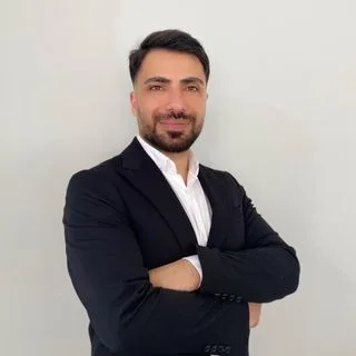 Uzm. Psk. Dan. Erhan İmre — Gaziosmanpaşa, İstanbul. Portre fotoğrafı.