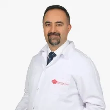 Op. Dr. İhsan Alur — Kalp Ve Damar Cerrahisi, Denizli. Portre fotoğrafı.